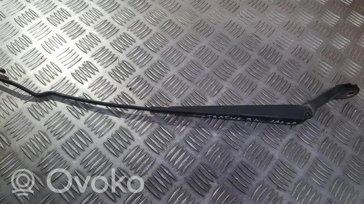 Chrysler Stratus Front wiper blade arm 04814157