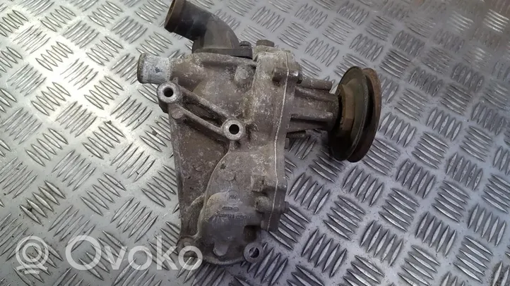 Audi A4 S4 B5 8D Pompa wody 050121013