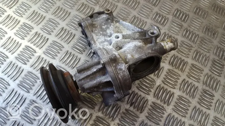 Volkswagen Golf III Water pump 037121013