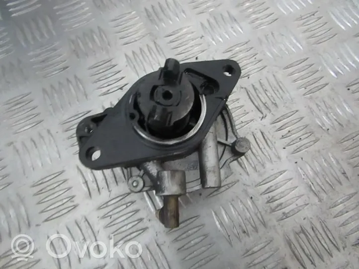 Opel Corsa D Vacuum pump 72902400