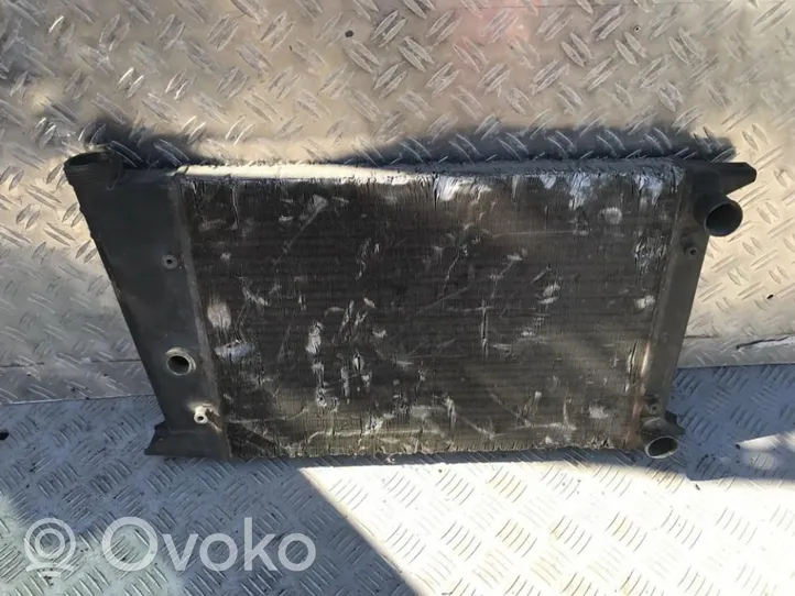 Volkswagen Jetta I Radiateur de refroidissement 171121253