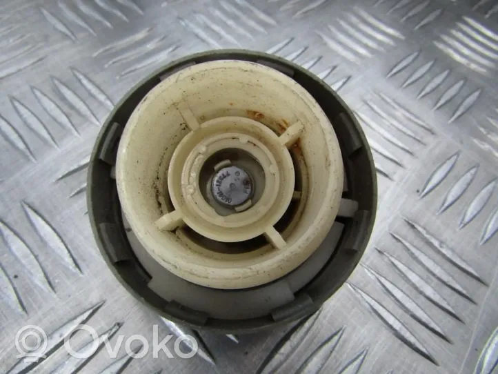 Mitsubishi L200 Sportello del serbatoio del carburante 7732116010