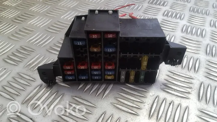 Renault Clio II Fuse box set 7703297597