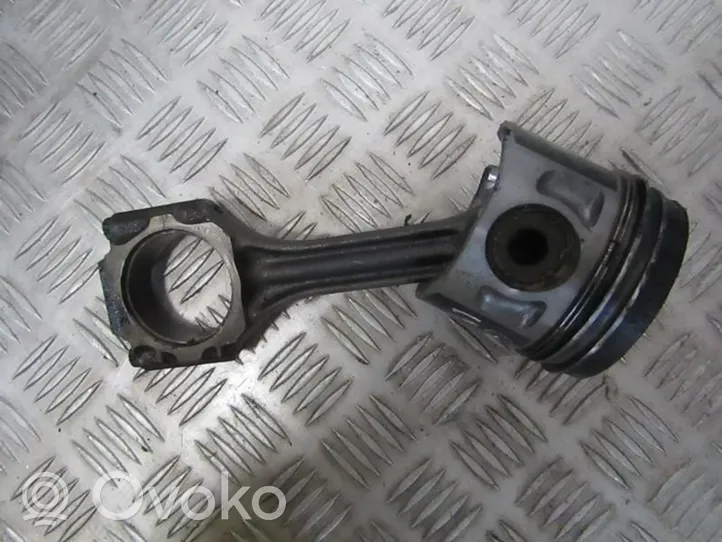 Volkswagen Golf III Piston with connecting rod 028h