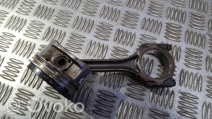 Volkswagen Golf III Piston avec bielle 