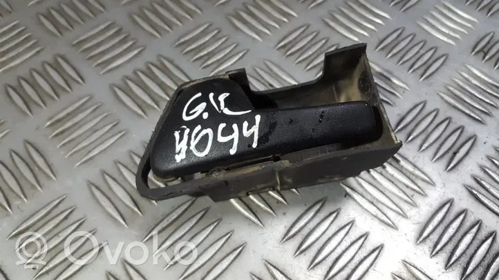 Volkswagen Golf III Klamka wewnętrzna drzwi tylnych 1H0837141