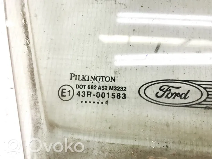 Ford Fiesta priekšējo durvju stikls (četrdurvju mašīnai) 