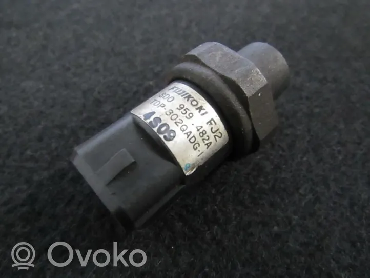 Audi A4 S4 B5 8D Air conditioning (A/C) pressure sensor 8D0959482A