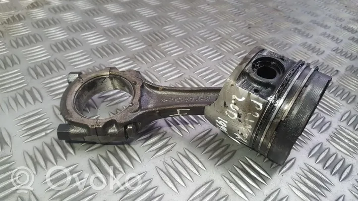 Nissan Primera Piston avec bielle 