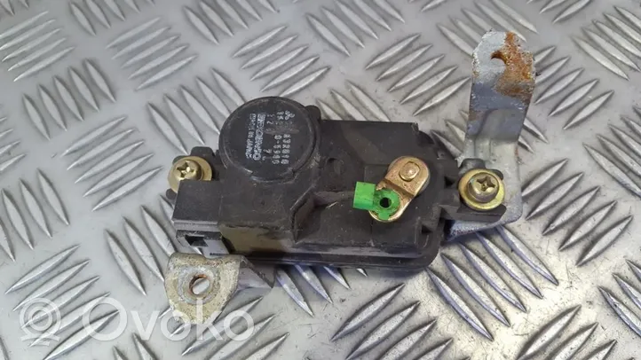 Mitsubishi Space Runner Motor/activador trampilla de calefacción MB632810