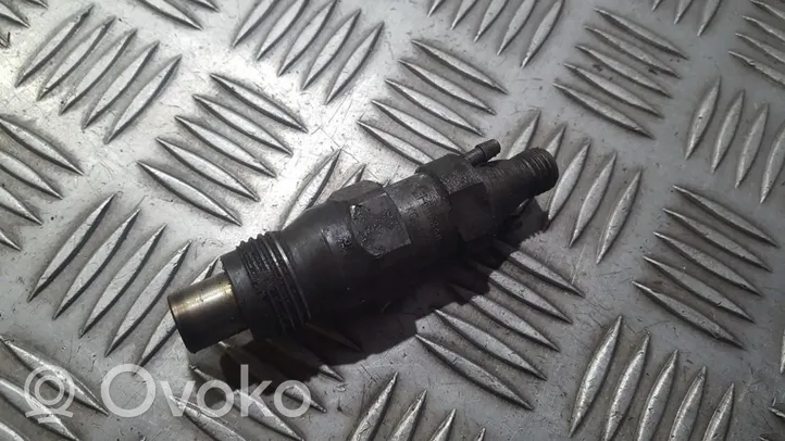 Peugeot 405 Injecteur de carburant kca17s42