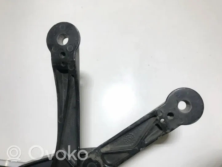 BMW 7 E38 Front wiper blade arm 61618352020