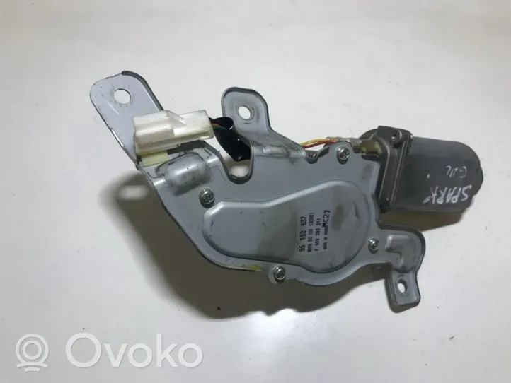 Chevrolet Spark Motor del limpiaparabrisas trasero 95152637