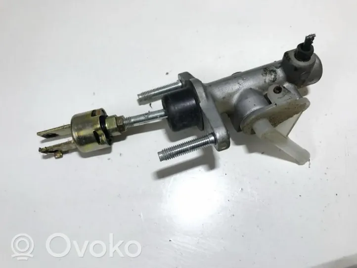 Toyota Yaris Verso Główny cylinder sprzęgła 