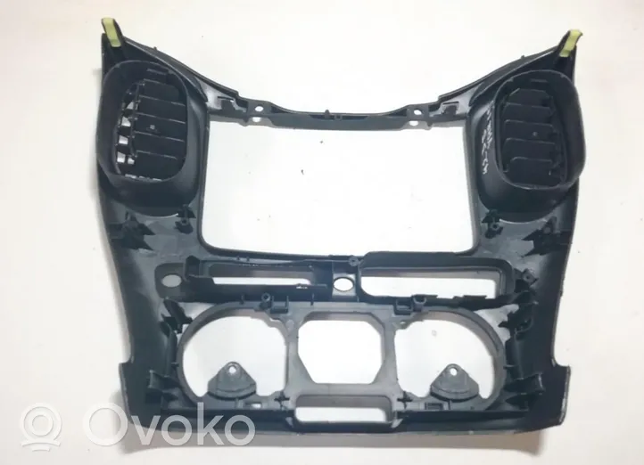 Toyota Yaris Verso Inne części wnętrza samochodu 17591797013