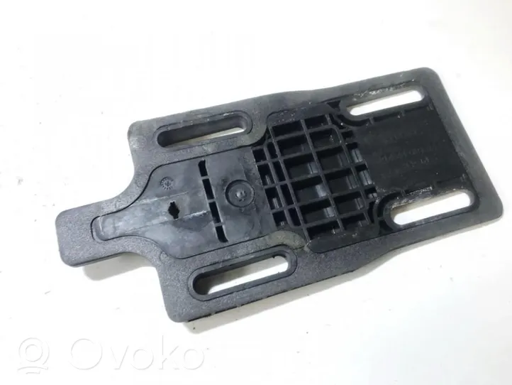 Mercedes-Benz CL C215 Support de pare-chocs arrière 2206100226