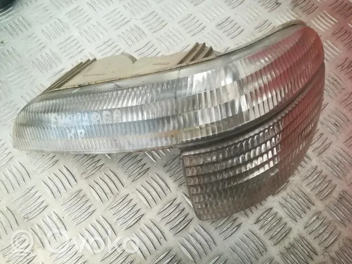 Ford Explorer Front indicator light F57D7820408CB