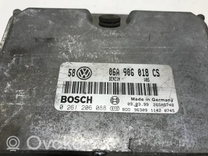 Volkswagen Bora Calculateur moteur ECU 06a906018cs