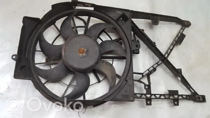 Opel Vectra B Convogliatore ventilatore raffreddamento del radiatore 0130303234