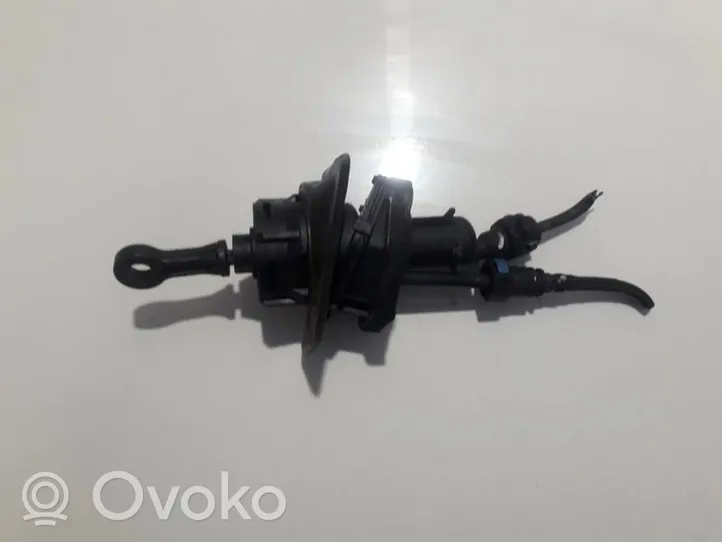 Ford Mondeo MK IV Clutch master cylinder 6g917a543bb