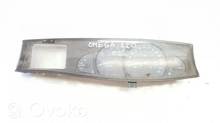 Opel Omega B1 Speedometer (instrument cluster) 87001301