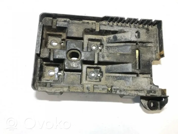 Volvo S40, V40 Staffa di montaggio della batteria 864204