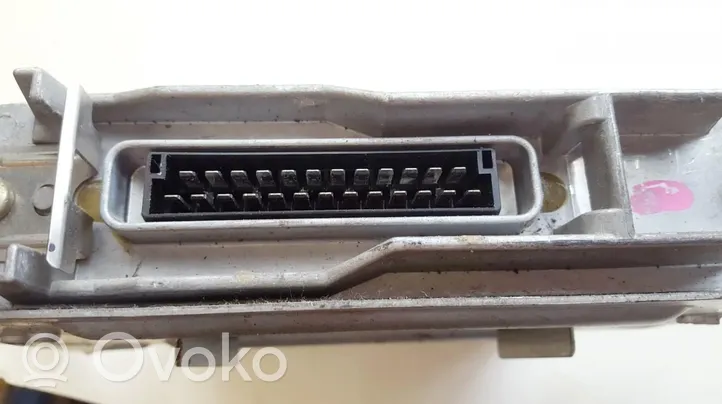 Mitsubishi Carisma Variklio valdymo blokas 7700867274