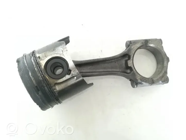 Opel Astra H Piston with connecting rod 