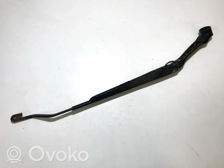 Toyota Avensis T220 Front wiper blade arm 