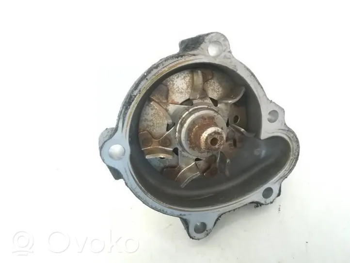 Opel Astra H Water pump 