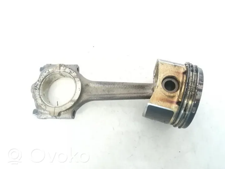 Fiat Grande Punto Piston with connecting rod 
