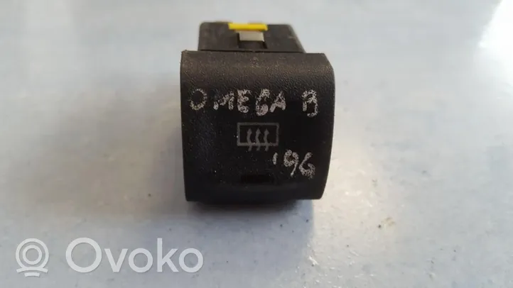 Opel Omega B1 Tuulilasinlämmittimen kytkin 90457319