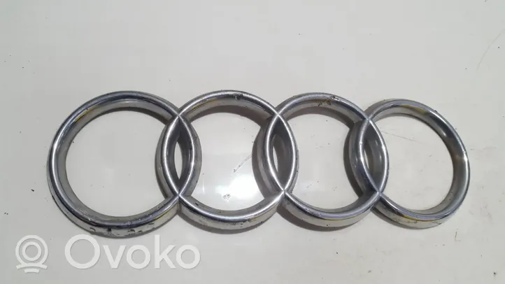 Audi 100 200 5000 C3 Mostrina con logo/emblema della casa automobilistica 