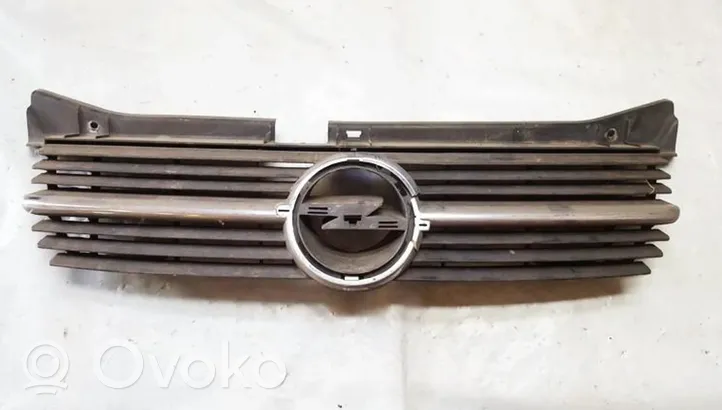 Opel Omega B1 Front grill 90491397