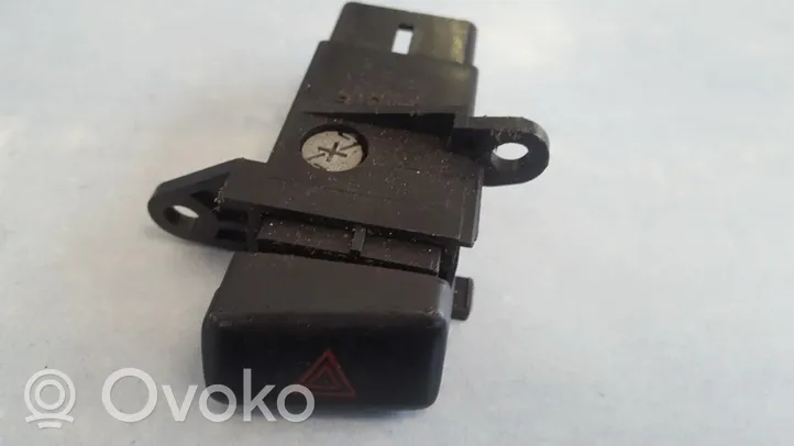 Toyota Camry Botón interruptor de luz de peligro 157019