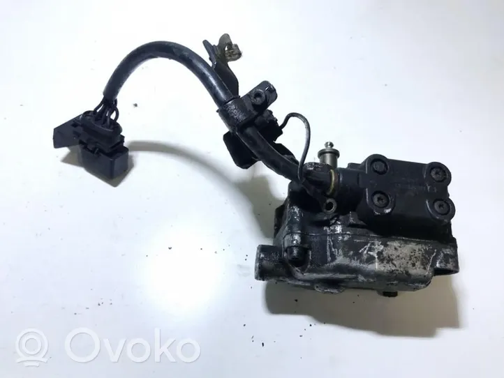 Volkswagen PASSAT B5 Polttoaineen ruiskutuksen suurpainepumppu 2464463268