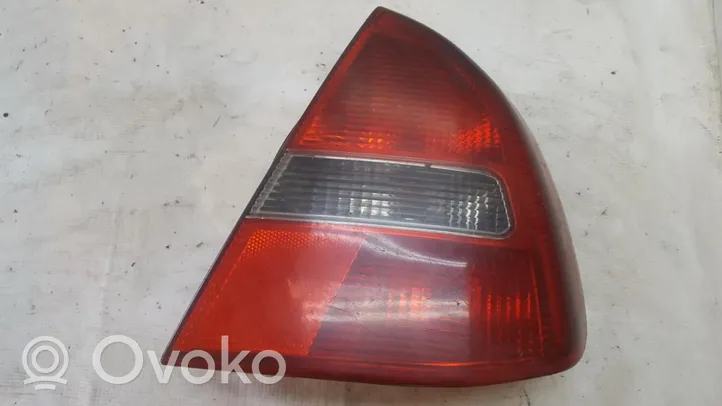 Mitsubishi Carisma Lampa tylna HELLA151086