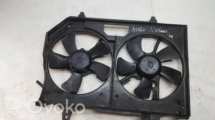 Nissan X-Trail T30 Radiator cooling fan shroud 