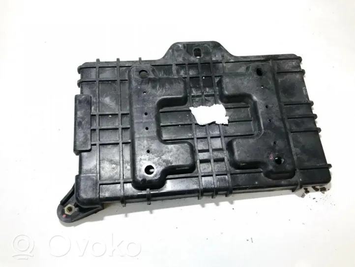 Hyundai Santa Fe Battery box tray 371502b100