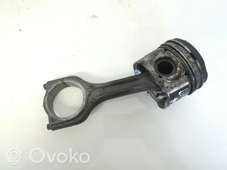 Citroen C4 I Piston avec bielle 