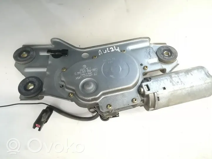 Ford Focus Moteur d'essuie-glace arrière 0390201552