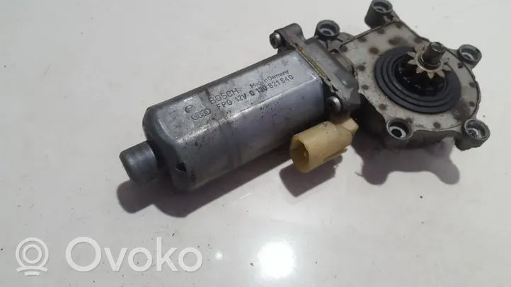 Renault Laguna I Moteur de lève-vitre de porte avant 0130821640