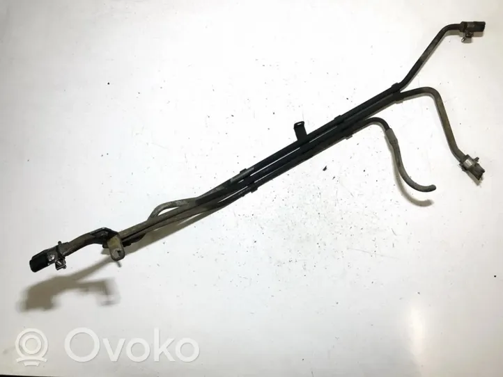 Subaru Legacy Tuyau d'alimentation conduite de carburant 