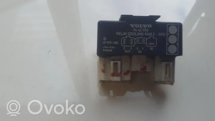 Volvo S70  V70  V70 XC Aušinimo ventiliatoriaus rėlė 9442934