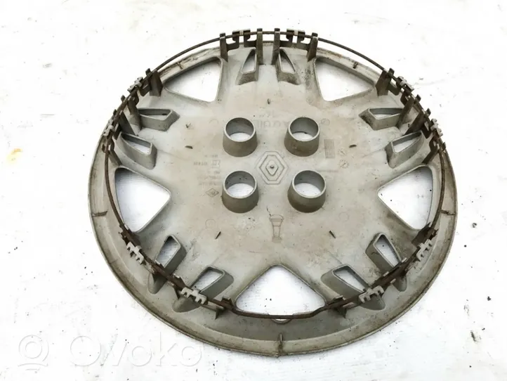 Renault Clio II R14 wheel hub/cap/trim 7700427191