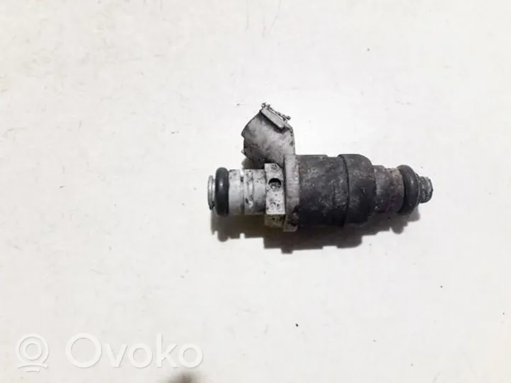 Mitsubishi Colt Injecteur de carburant mr988977