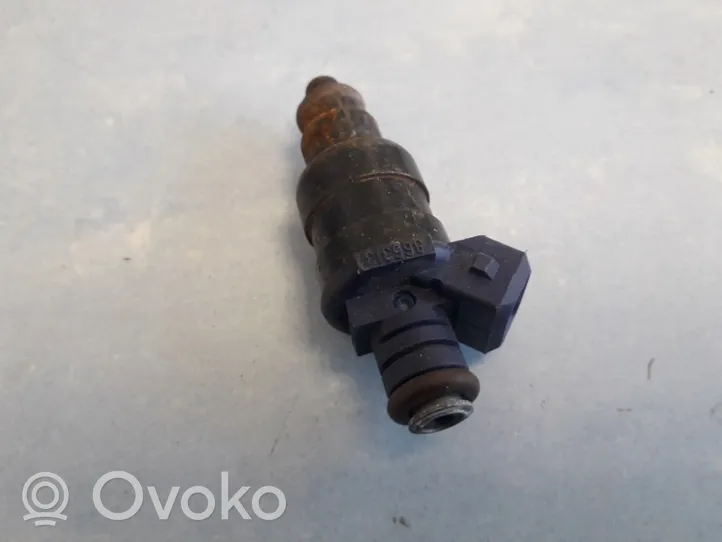 Renault Clio I Fuel injector 866313