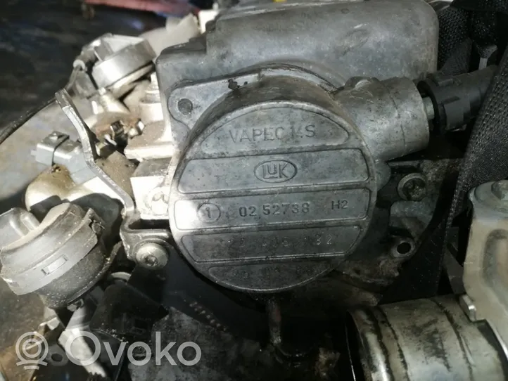 Opel Vectra B Pompa podciśnienia 0252738