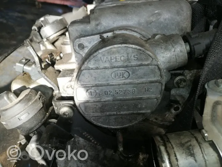 Opel Vectra B Alipainepumppu 0252738