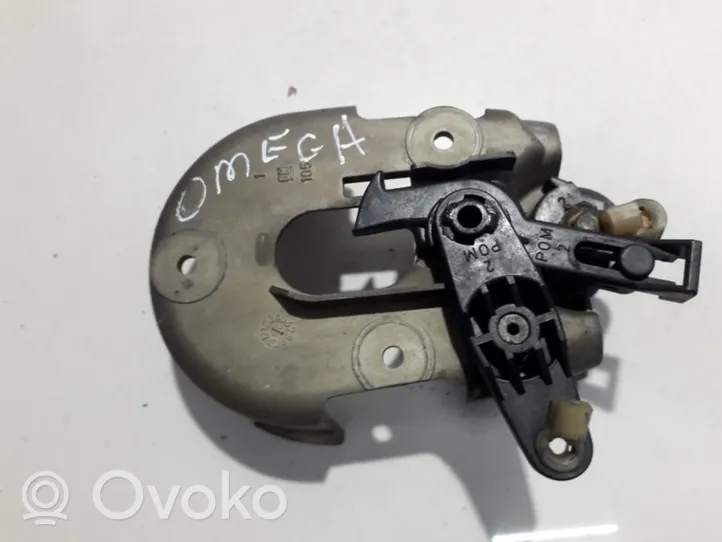 Opel Omega A Front door lock (next to the handle) GM105